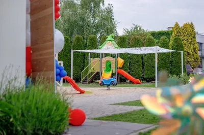 Sportowo - Językowe Przedszkole Oleńka i Żłobek Jarzębinka